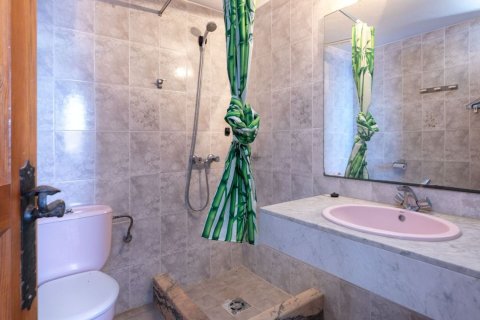 Сasa de 6 dormitorios en venta en Begur, Gerona, Cataluña, Spain № 7090 - foto 5