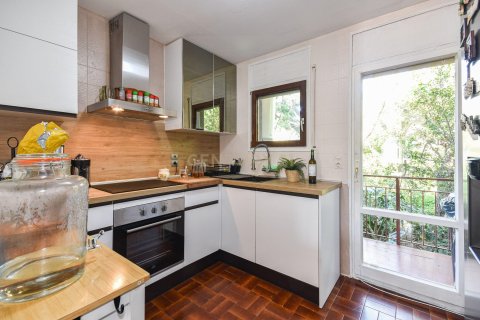 Сasa de 3 dormitorios en venta en Esplugues de Llobregat, Barcelona, Cataluña, Spain № 7092 - foto 11