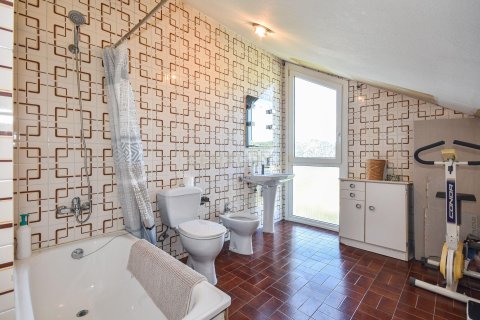 Сasa de 3 dormitorios en venta en Esplugues de Llobregat, Barcelona, Cataluña, Spain № 7092 - foto 19