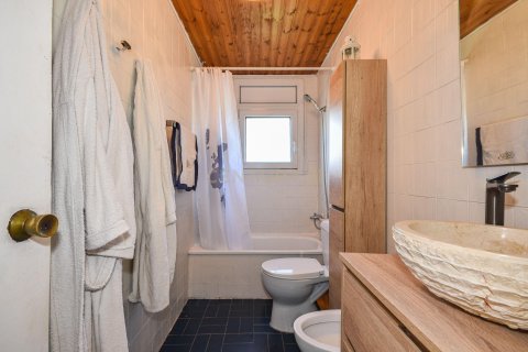 Сasa de 3 dormitorios en venta en Esplugues de Llobregat, Barcelona, Cataluña, Spain № 7092 - foto 6
