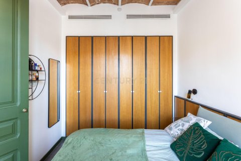 Apartamento de 2 dormitorios en venta en Barcelona, Cataluña, Spain № 7093 - foto 18
