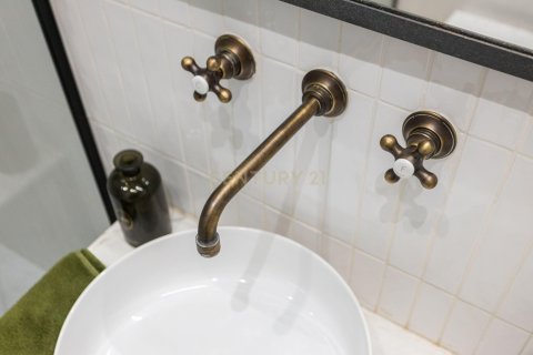 Apartamento de 2 dormitorios en venta en Barcelona, Cataluña, Spain № 7093 - foto 3