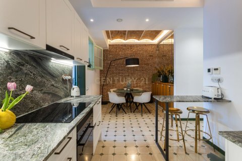 Apartamento de 2 dormitorios en venta en Barcelona, Cataluña, Spain № 7093 - foto 20