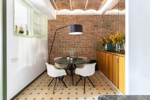 Apartamento de 2 dormitorios en venta en Barcelona, Cataluña, Spain № 7093 - foto 25