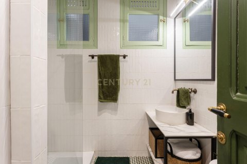 Apartamento de 2 dormitorios en venta en Barcelona, Cataluña, Spain № 7093 - foto 11