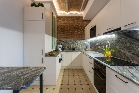 Apartamento de 2 dormitorios en venta en Barcelona, Cataluña, Spain № 7093 - foto 17