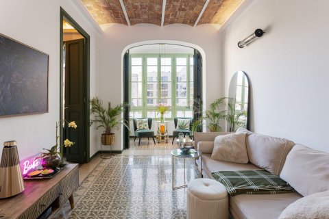 Apartamento de 2 dormitorios en venta en Barcelona, Cataluña, Spain № 7093 - foto 24