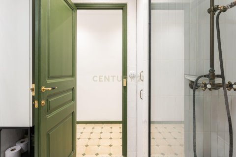 Apartamento de 2 dormitorios en venta en Barcelona, Cataluña, Spain № 7093 - foto 9