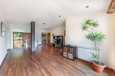Сasa de 7 dormitorios en venta en Matadepera, Barcelona, Cataluña, Spain № 7095 - foto 24