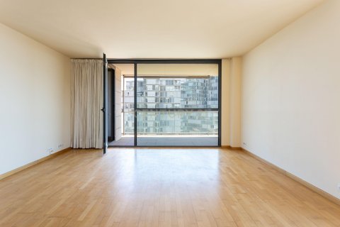 Apartamento de 4 dormitorios en venta en Barcelona, Cataluña, Spain № 7094