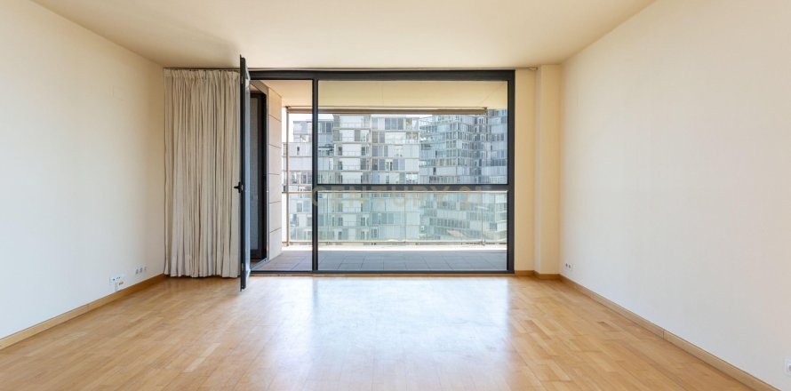 Apartamento de 4 dormitorios en venta en Barcelona, Cataluña, Spain № 7094