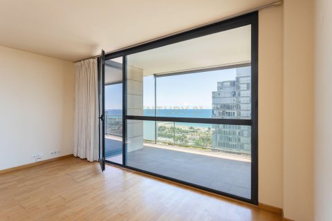 Apartamento de 4 dormitorios en venta en Barcelona, Cataluña, Spain № 7094 - foto 29