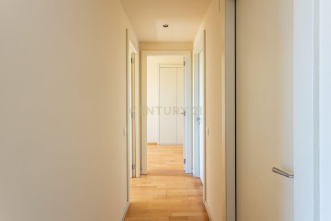 Apartamento de 4 dormitorios en venta en Barcelona, Cataluña, Spain № 7094 - foto 4