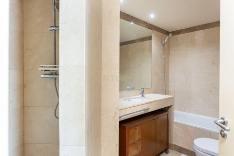 Apartamento de 4 dormitorios en venta en Barcelona, Cataluña, Spain № 7094 - foto 12