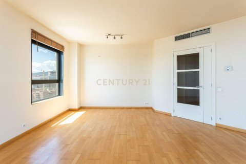 Apartamento de 4 dormitorios en venta en Barcelona, Cataluña, Spain № 7094 - foto 25