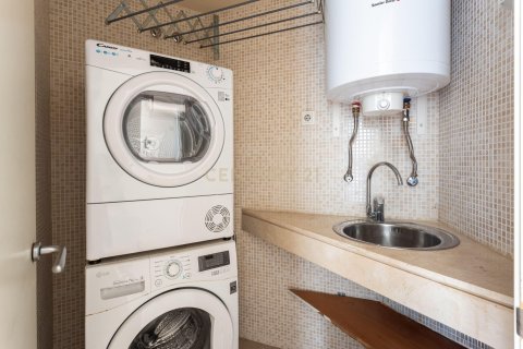 Apartamento de 4 dormitorios en venta en Barcelona, Cataluña, Spain № 7094 - foto 3