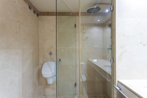 Apartamento de 4 dormitorios en venta en Barcelona, Cataluña, Spain № 7094 - foto 10