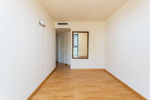Apartamento de 4 dormitorios en venta en Barcelona, Cataluña, Spain № 7094 - foto 20
