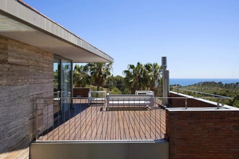 Купить дом в Кастельдефельс, Испания с 5 комнат, № 1404 - фото 8