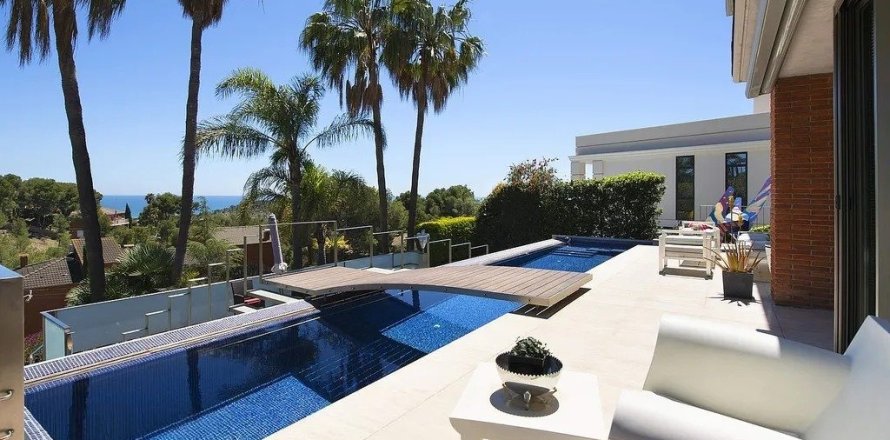 Дом с 4 спальнями в Кастельдефельсе, Барселона, Каталония, Испания № 1404