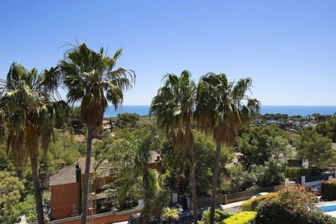 Купить дом в Кастельдефельс, Испания с 5 комнат, № 1404 - фото 16