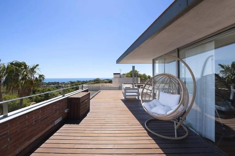 Купить дом в Кастельдефельс, Испания с 5 комнат, № 1404 - фото 13