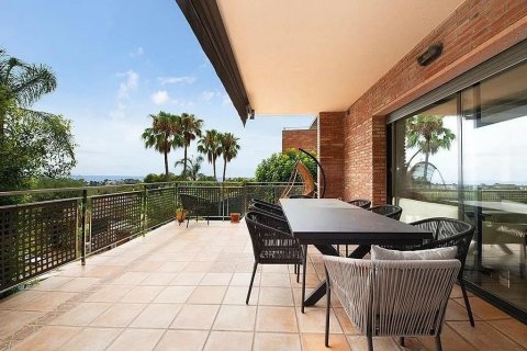 Купить дом в Кастельдефельс, Испания с 6 комнат, № 1406 - фото 9