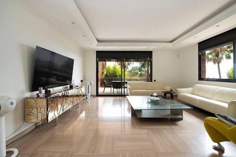 Купить дом в Кастельдефельс, Испания с 6 комнат, № 1406 - фото 5