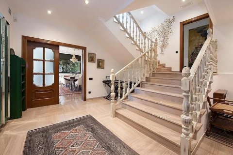 Купить дом в Кастельдефельс, Испания с 6 комнат, № 1406 - фото 6