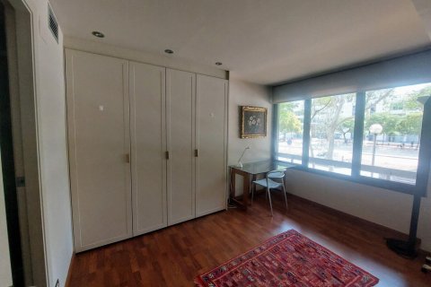 Apartamento de 2 dormitorios en venta en Barcelona, Cataluña, Spain № 1408 - foto 15