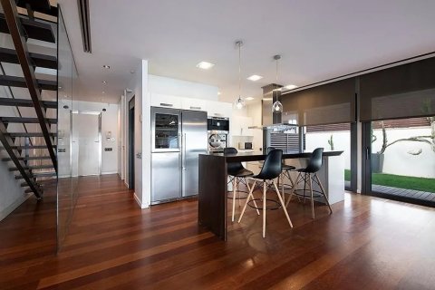 Купить дом в Кастельдефельс, Испания с 5 комнат, № 1405 - фото 10