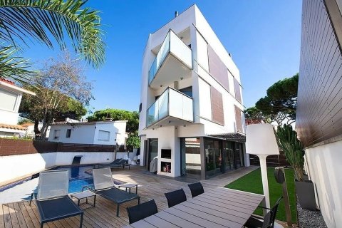 Дом с 4 спальнями в Кастельдефельсе, Барселона, Каталония, Испания № 1405