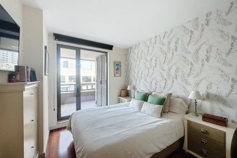 Apartamento de 3 dormitorios en venta en Barcelona, Cataluña, Spain № 1407 - foto 12