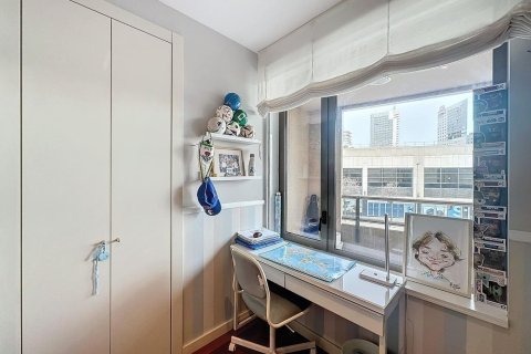 Apartamento de 3 dormitorios en venta en Barcelona, Cataluña, Spain № 1407 - foto 21