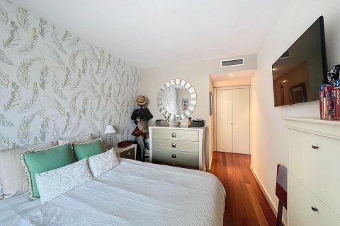 Apartamento de 3 dormitorios en venta en Barcelona, Cataluña, Spain № 1407 - foto 13