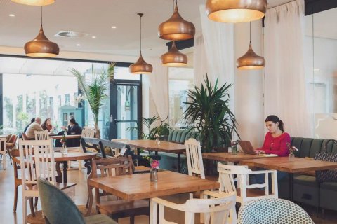 Коммерческая недвижимость 330м² в Мартореле, Барселона, Каталония, Испания № 1409