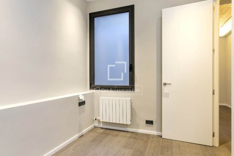 3 chambres apartment à louer à Barcelona, Catalonia, Spain № 4513 - photo 11