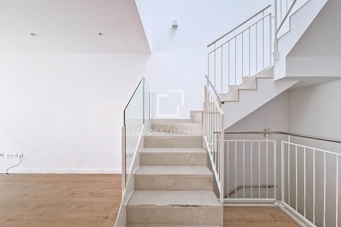 4 chambres villa à louer à Vilanova i la Geltru, Barcelona, Catalonia, Spain № 4515 - photo 29