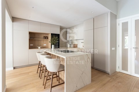 Купить квартиру в Барселона, Испания с 5 спален, 224м², № 7740 - фото 5