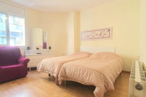 3 bedrooms apartment for sale in Eixample, Barcelona, Catalonia, Spain № 8033 - photo 7