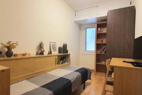 3 bedrooms apartment for sale in Eixample, Barcelona, Catalonia, Spain № 8033 - photo 12