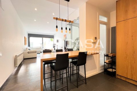 Дом с 4 спальнями в Сант-Андреу, Барселона, Каталония, Испания № 2041