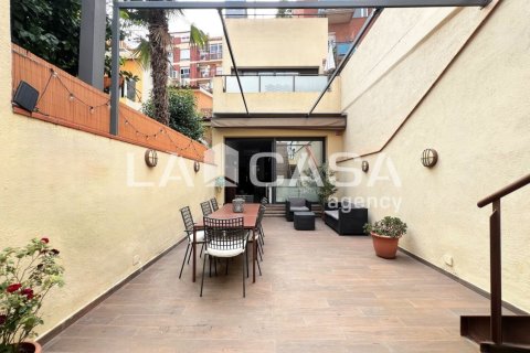 Дом с 4 спальнями в Сант-Андреу, Барселона, Каталония, Испания № 2037