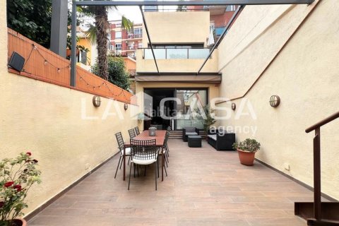 Дом с 4 спальнями в Сант-Андреу, Барселона, Каталония, Испания № 2038