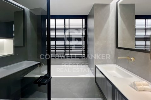 4 bedrooms apartment for sale in Barcelona, Catalonia, Spain № 5941 - photo 18