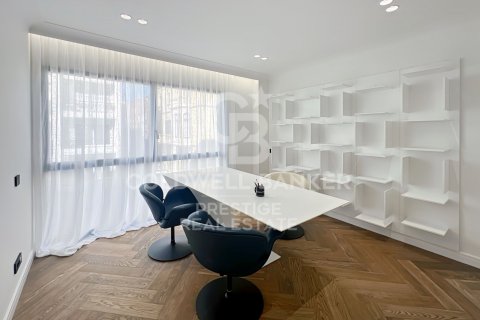 4 bedrooms apartment for sale in Barcelona, Catalonia, Spain № 5941 - photo 20