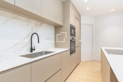 4 chambres apartment à vendre à Barcelona, Catalonia, Spain № 4188 - photo 13