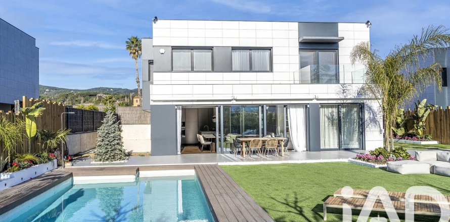 4 bedrooms house for sale in Sant Andreu de Llavaneres, Barcelona, Catalonia, Spain № 4635