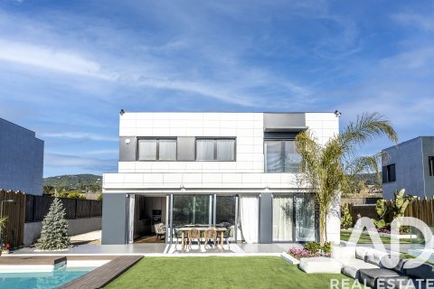 4 bedrooms house for sale in Sant Andreu de Llavaneres, Barcelona, Catalonia, Spain № 4635 - photo 23