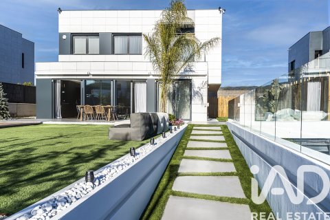 4 bedrooms house for sale in Sant Andreu de Llavaneres, Barcelona, Catalonia, Spain № 4635 - photo 3